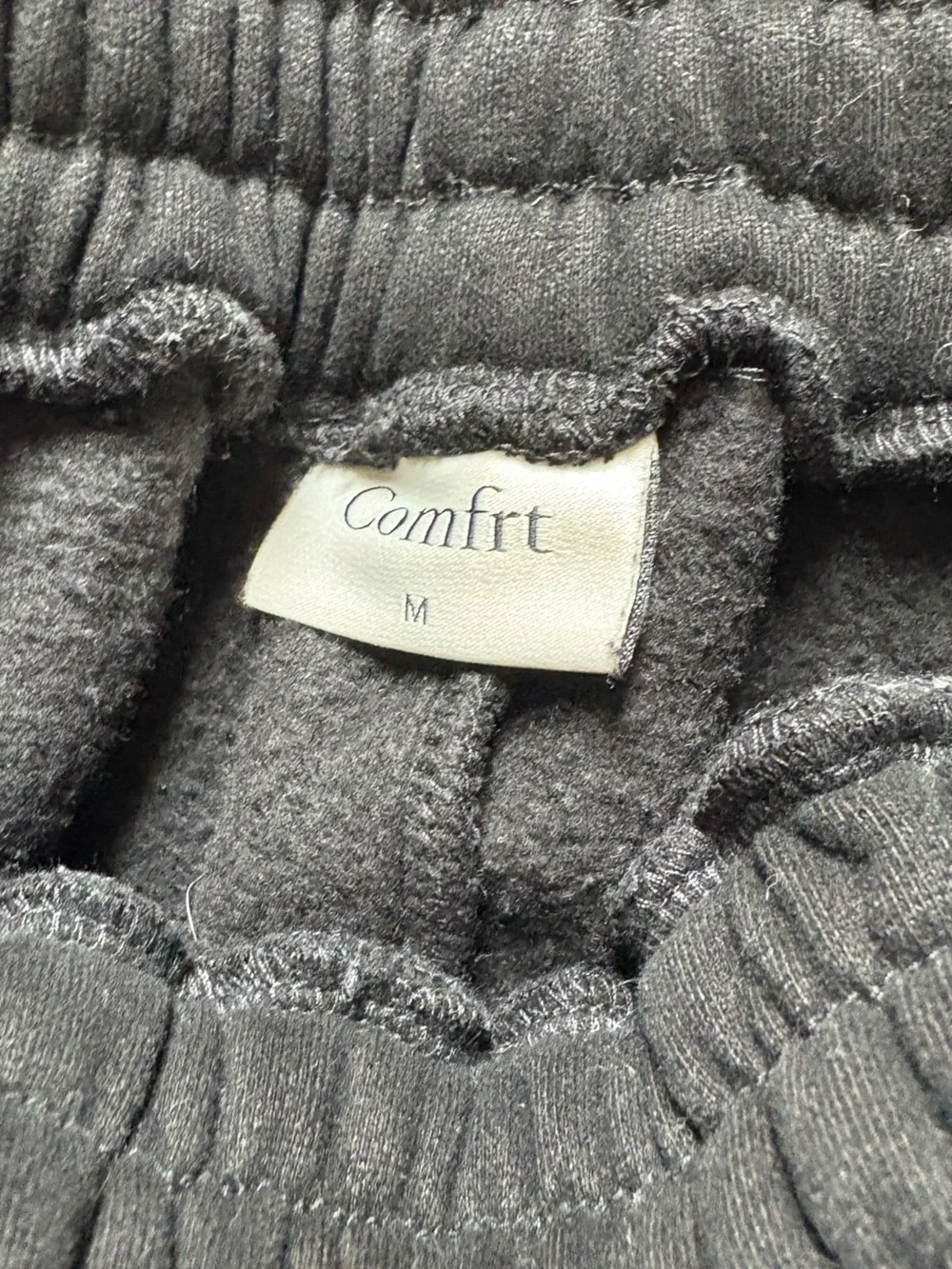 Women’s black Comfrt Signature sweatpants